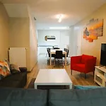 Easyescape - Martha-louise Nyaraló *